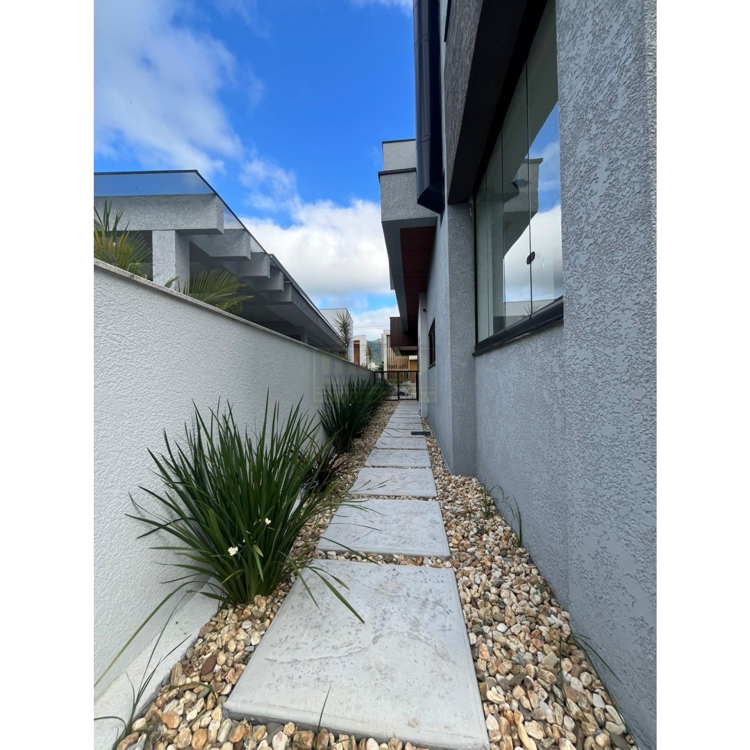 Casa 04 suítes para Venda no bairro Santa Regina em  Camboriú