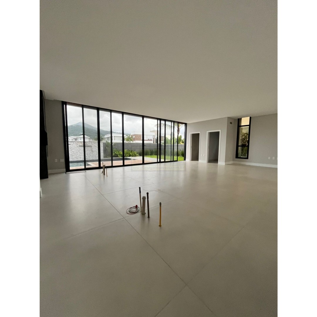 Casa para Venda em condominio fechado em  Camboriú