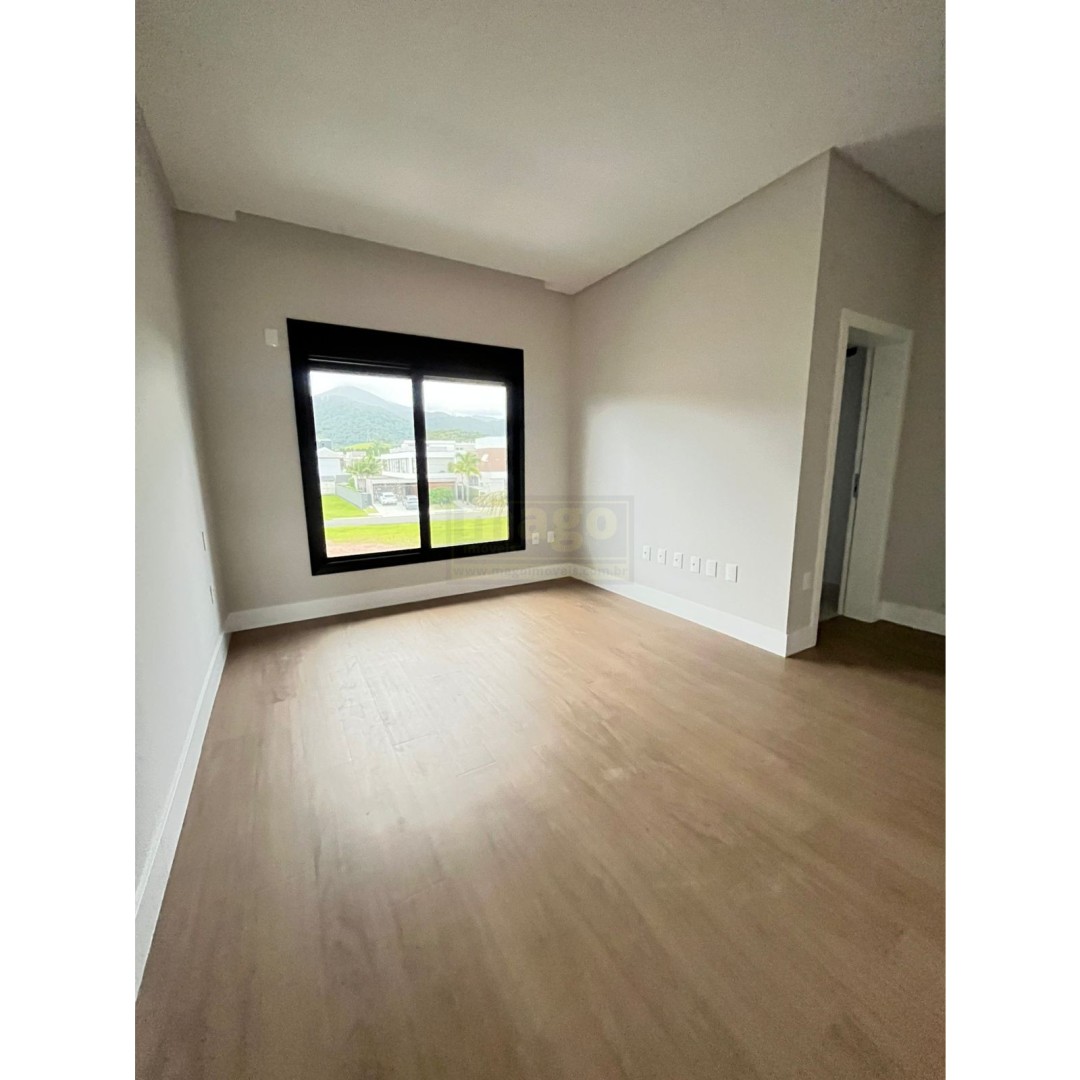 Casa para Venda em condominio fechado em  Camboriú