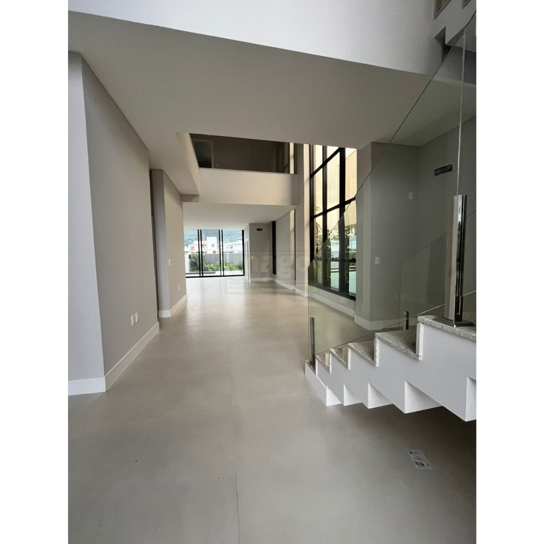 Casa para Venda em condominio fechado em  Camboriú