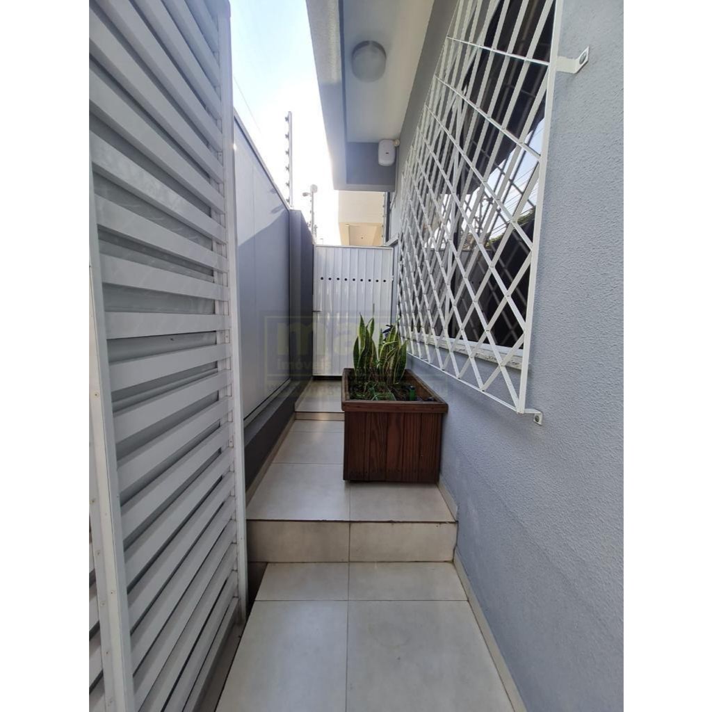 CASA COM 2 SUÍTES PARA LOCAÇÃO ANUAL 