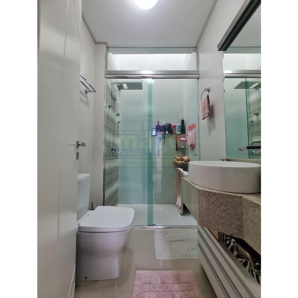 CASA COM 2 SUÍTES PARA LOCAÇÃO ANUAL 
