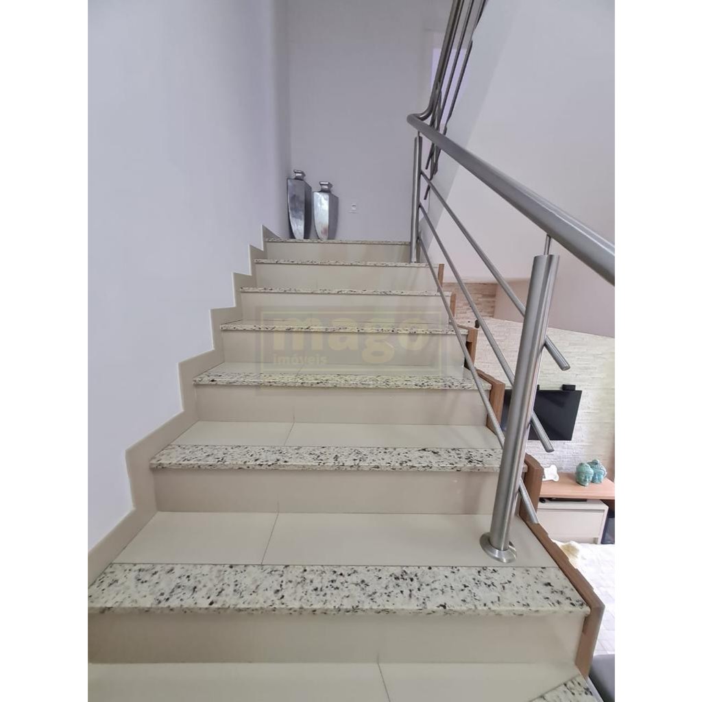 CASA COM 2 SUÍTES PARA LOCAÇÃO ANUAL 