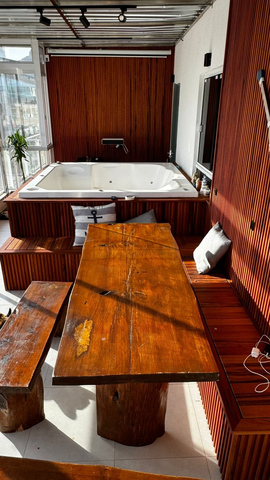 CASA COM 2 SUÍTES PARA LOCAÇÃO ANUAL 