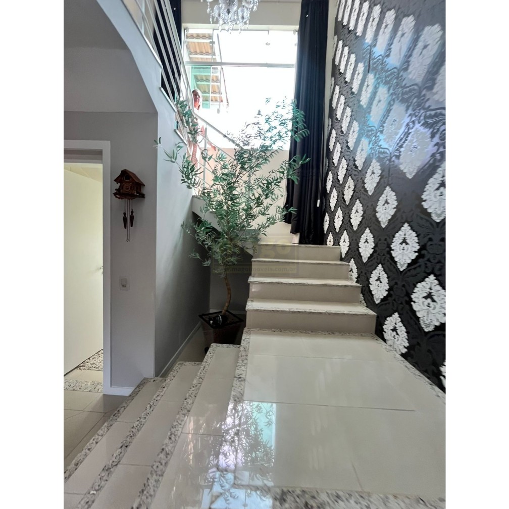 Casa 3 suítes para Locação Anual no bairro Ariribá em Balneário Camboriú