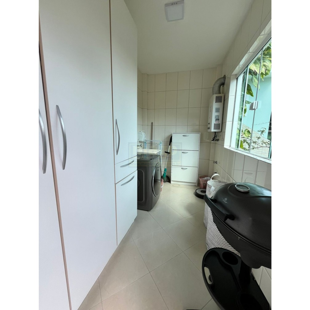 Casa 3 suítes para Locação Anual no bairro Ariribá em Balneário Camboriú