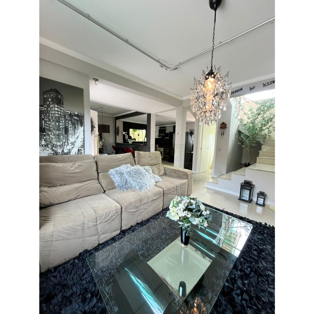 Casa 3 suítes para Locação Anual no bairro Ariribá em Balneário Camboriú