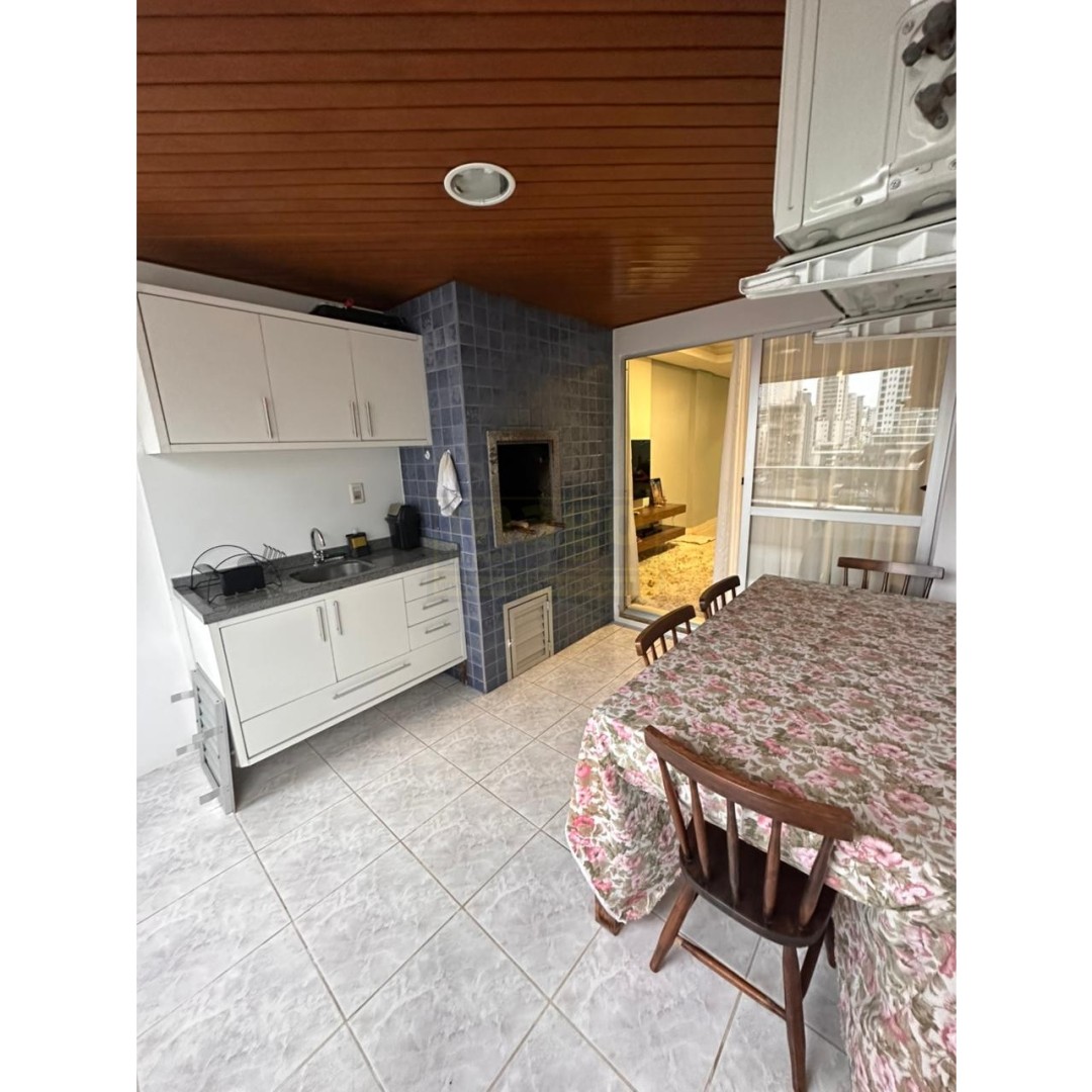 Apartamento 2 quartos para Venda no bairro Centro em Balneário Camboriú