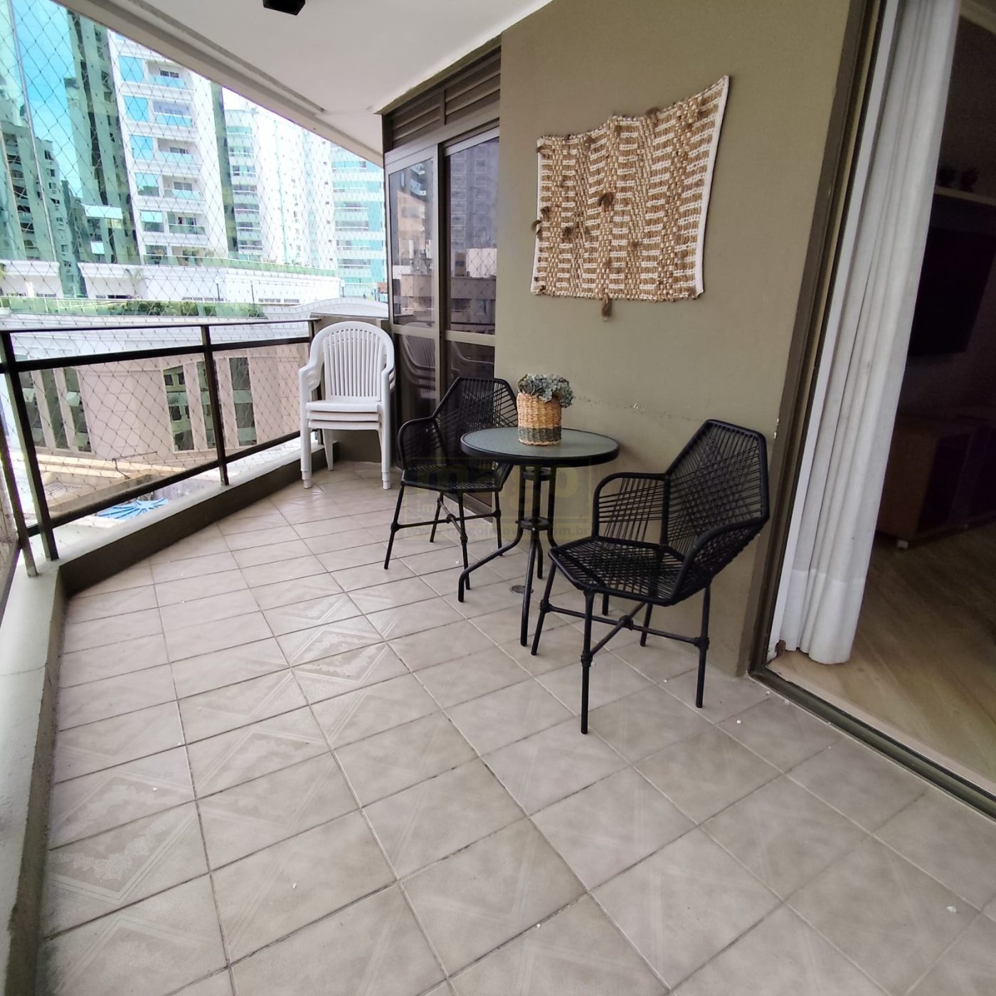 Apartamento 3 quartos para Locação Anual no bairro Centro em Balneário Camboriú