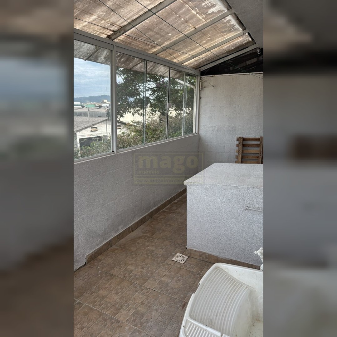 CASA 2 DORMITÓRIOS EM CONDOMÍNIO FECHADO