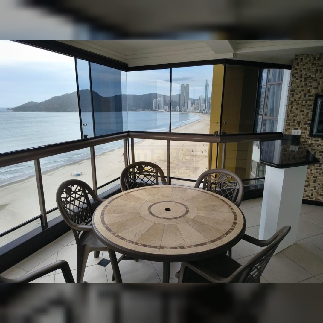 Apartamento 3 suítes à venda na Avenida Atlântica, em Balneário Camboriú