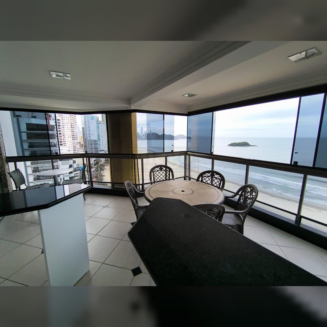 Apartamento 3 suítes à venda na Avenida Atlântica, em Balneário Camboriú