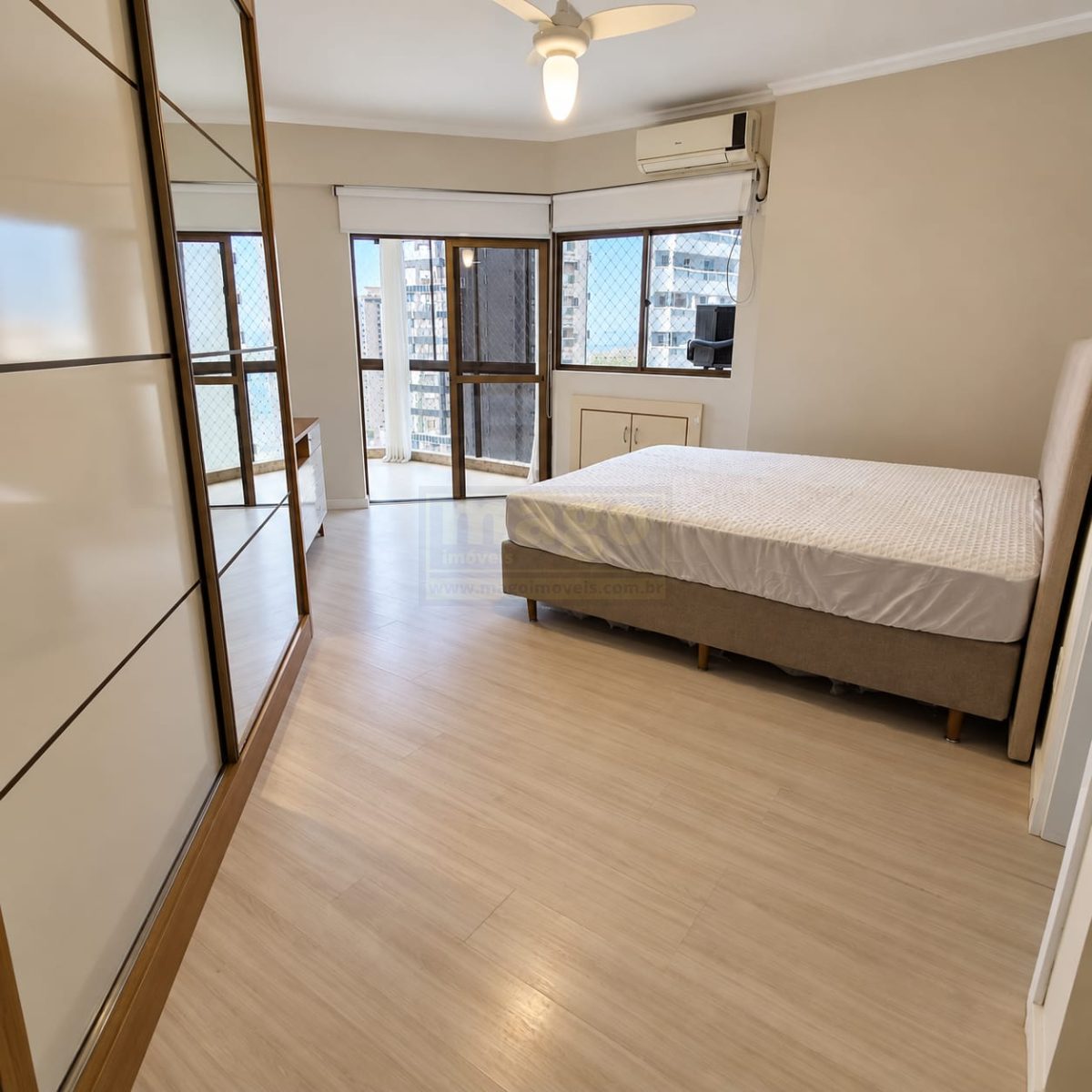 Apartamento 3 quartos para Locação Anual no bairro Centro em Balneário Camboriú