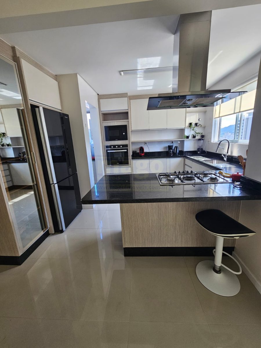 Apartamento 4 suítes para Venda no bairro Meia Praia em Itapema