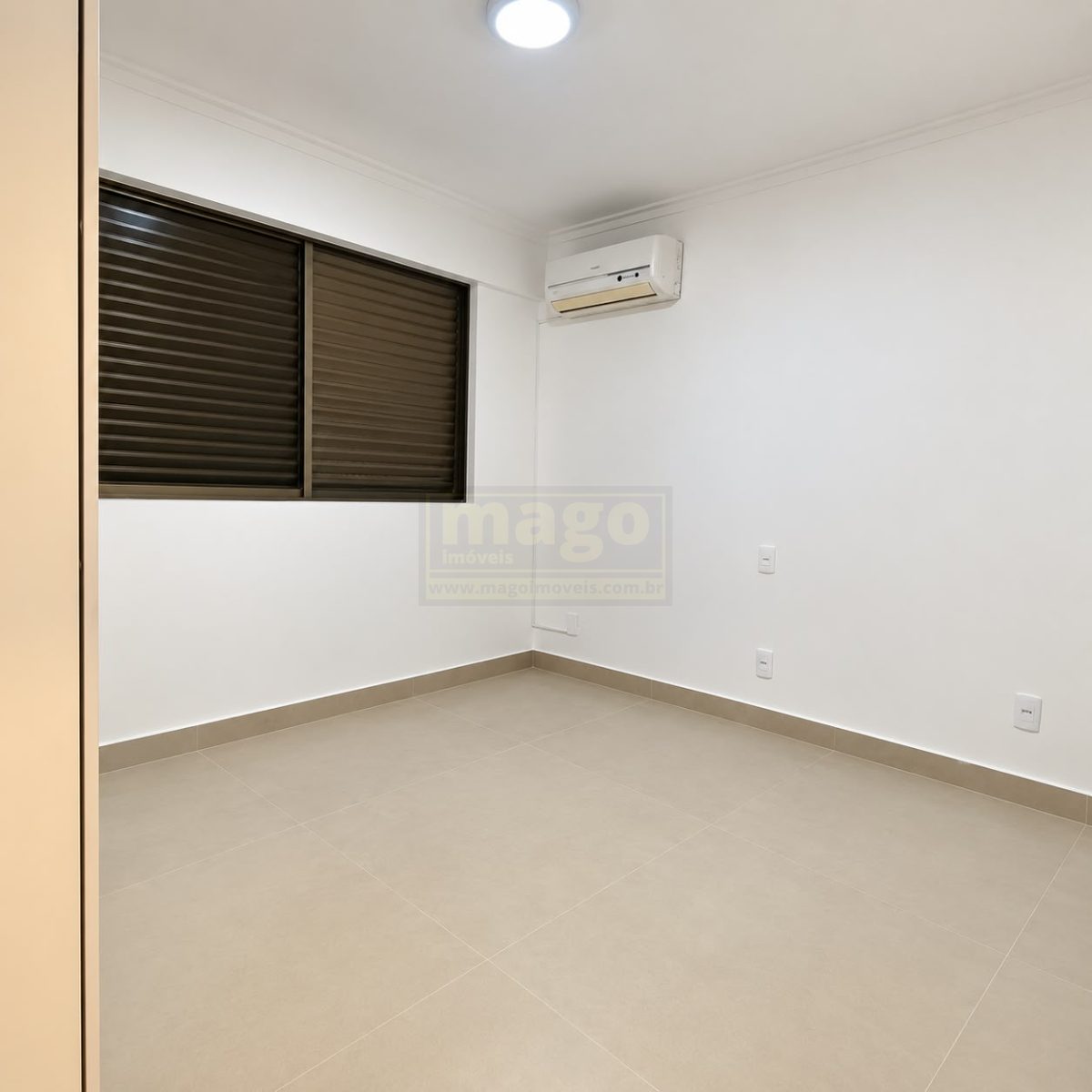 Apartamento 3 quartos para Locação Anual no bairro Centro em Balneário Camboriú