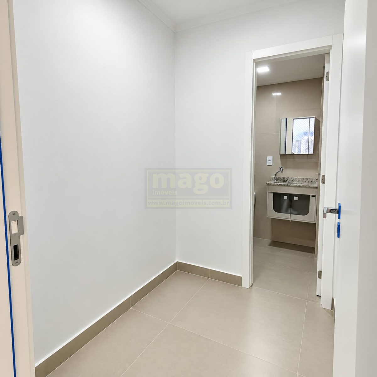 Apartamento 3 quartos para Locação Anual no bairro Centro em Balneário Camboriú