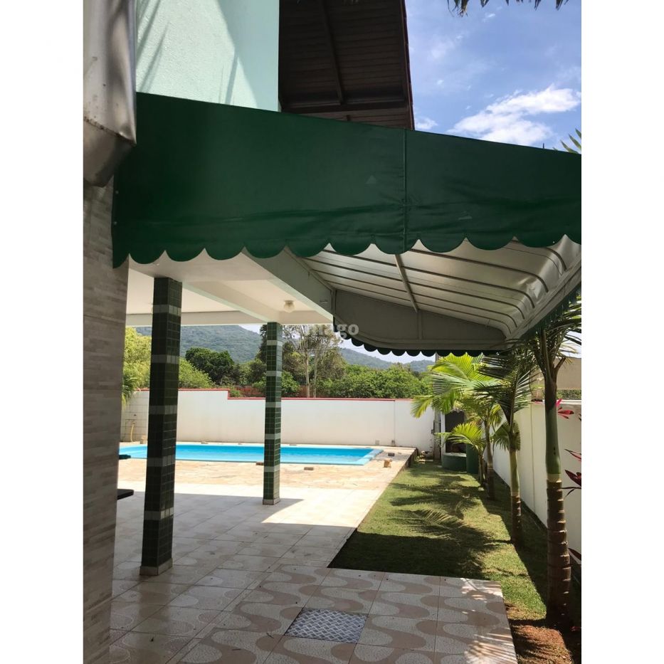 Linda Casa no Estaleiro