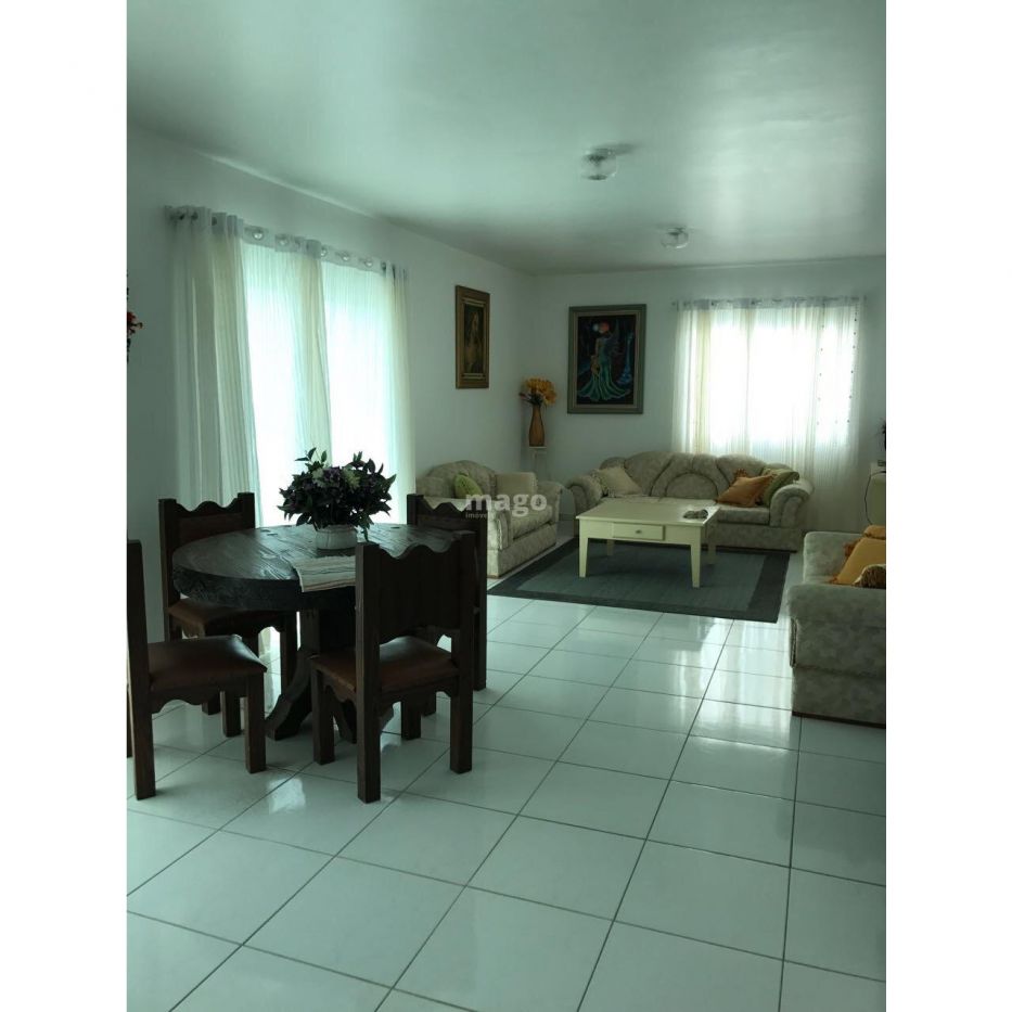 Linda Casa no Estaleiro